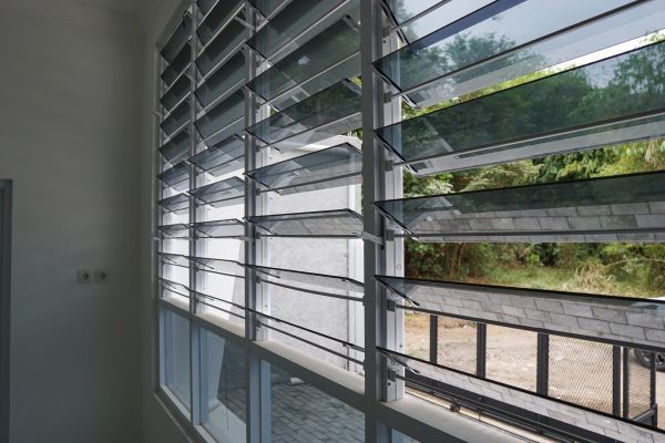 Cost of Jalousie Window Repair in Westminster